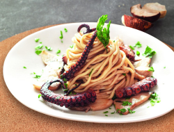 Spaghetti z borowikami i ośmiornicą